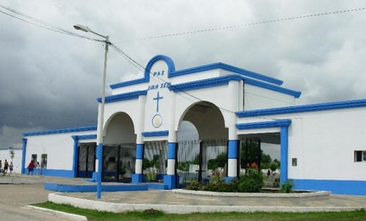 Fachada de Cementerio Municipal "Juan XXIII"