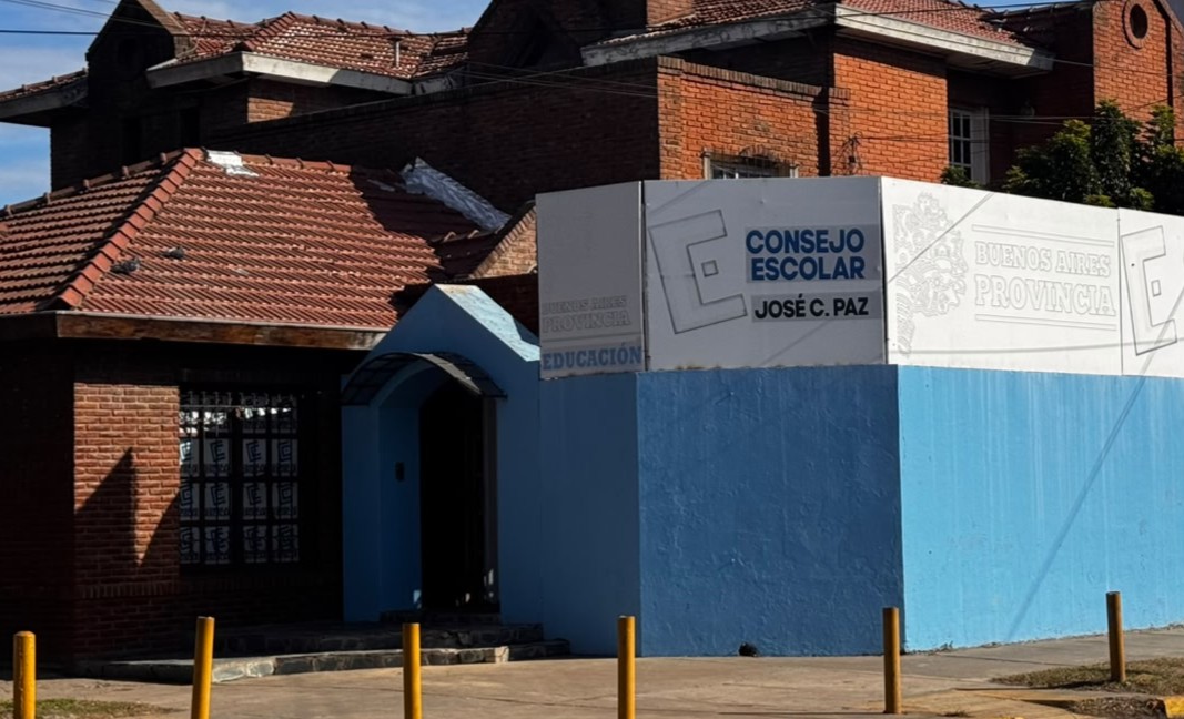 Fachada de Consejo Escolar